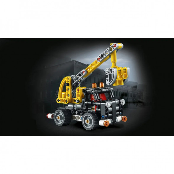 Конструктор LEGO Technic 42031 Ремонтный автокран в Саратове